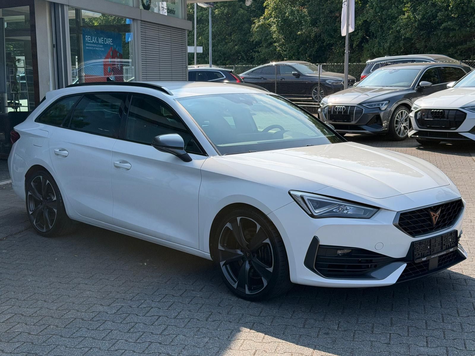 Fahrzeugabbildung CUPRA Leon VZ 2.0 TSI 4Drive >VIRTU+LED+NAVI+ACC+PDC+