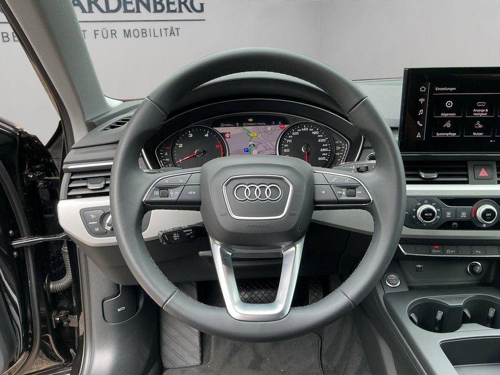 AUDI A4 2024