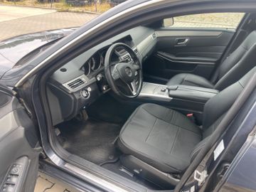 Mercedes E 220 - 11