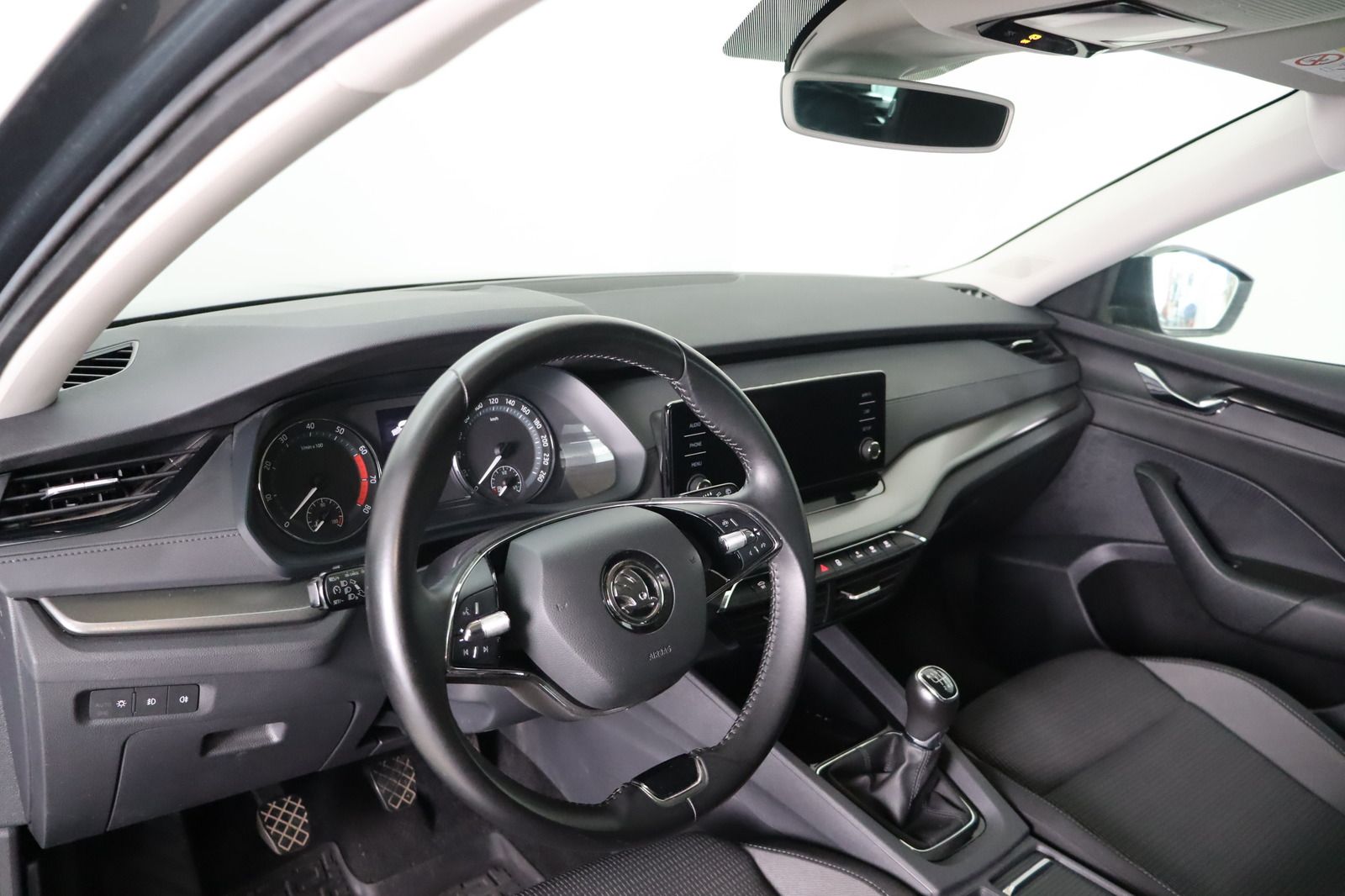 Fahrzeugabbildung SKODA Octavia Combi 1.5 TSI * RFK * LED * Keyless