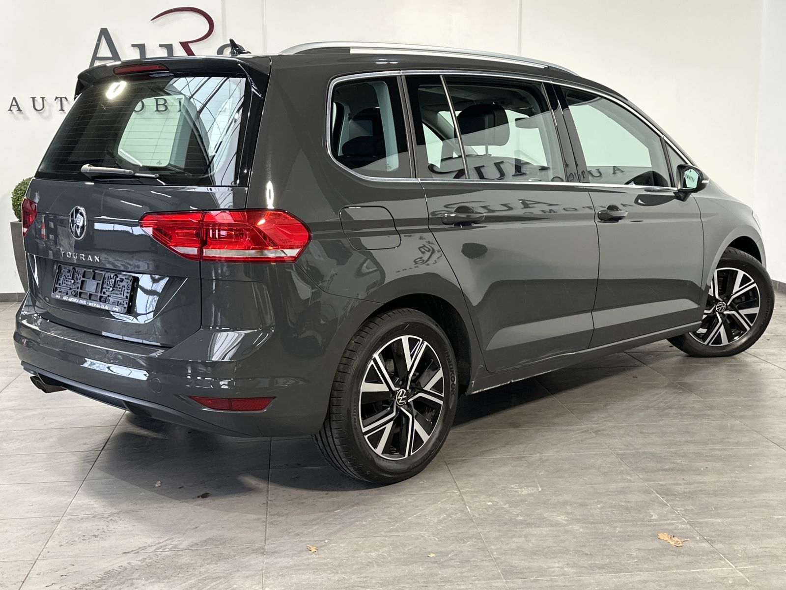 Fahrzeugabbildung Volkswagen Touran  2.0 TDI DSG Highline NAV+LED+AHK+ACC+PP