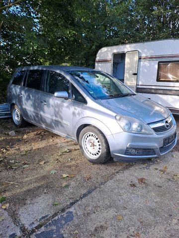 Opel Zafira 2,2i 7 Sitze