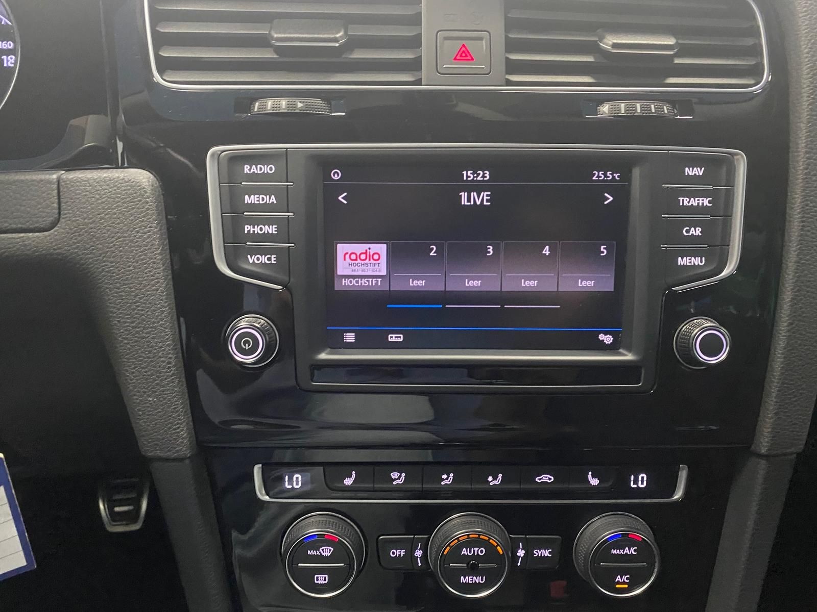 Fahrzeugabbildung Volkswagen Golf 2.0 TDI Allstar BMT KLIMA+NAVI+SITZHEIZ+PDC