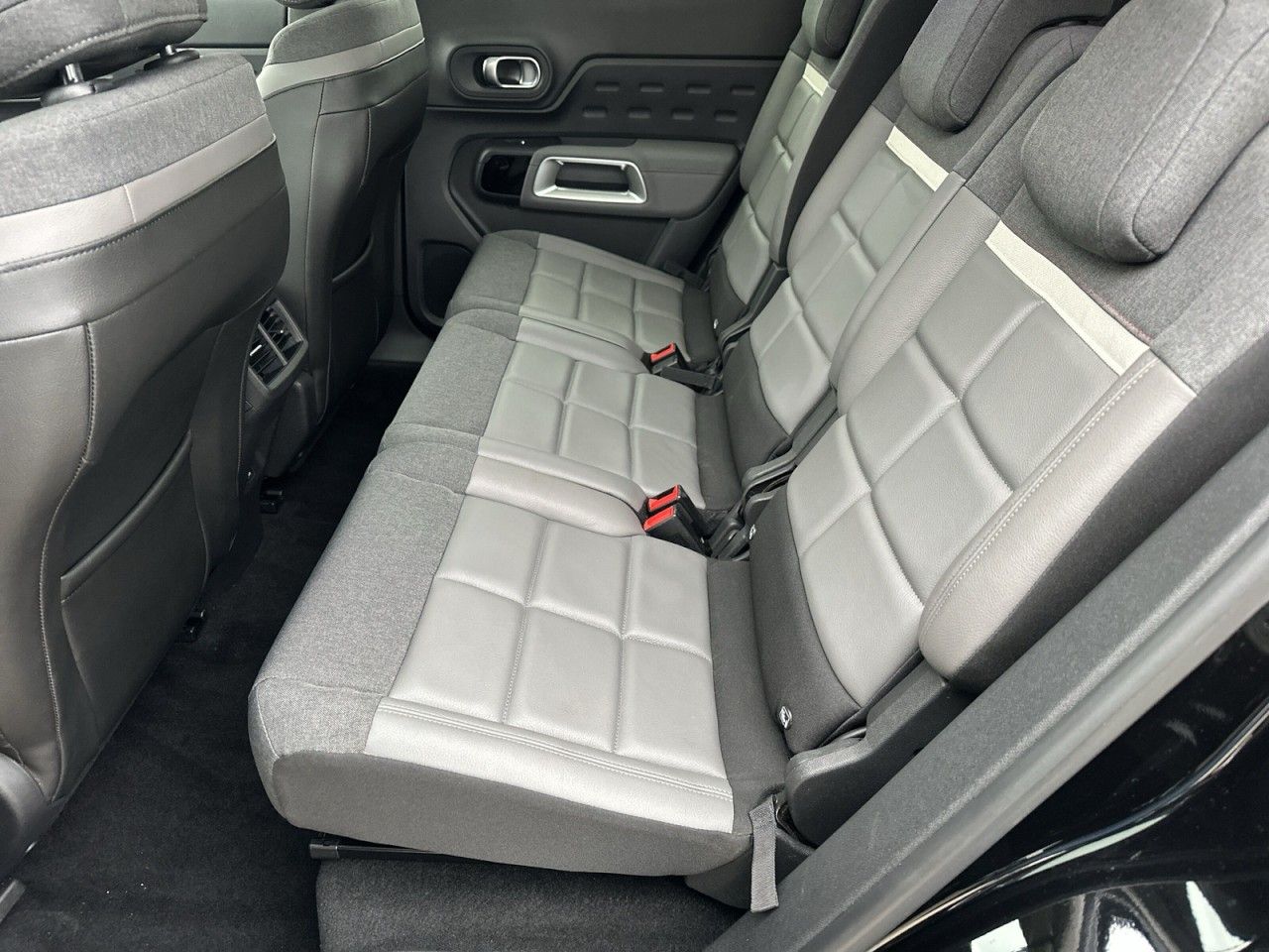 Fahrzeugabbildung Citroën C5 Aircross Shine Pack Hybrid 225PS