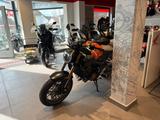 Honda CB650R E-Clutch 2026 Orange *sofort verfügbar* - HONDA MOTORRAD