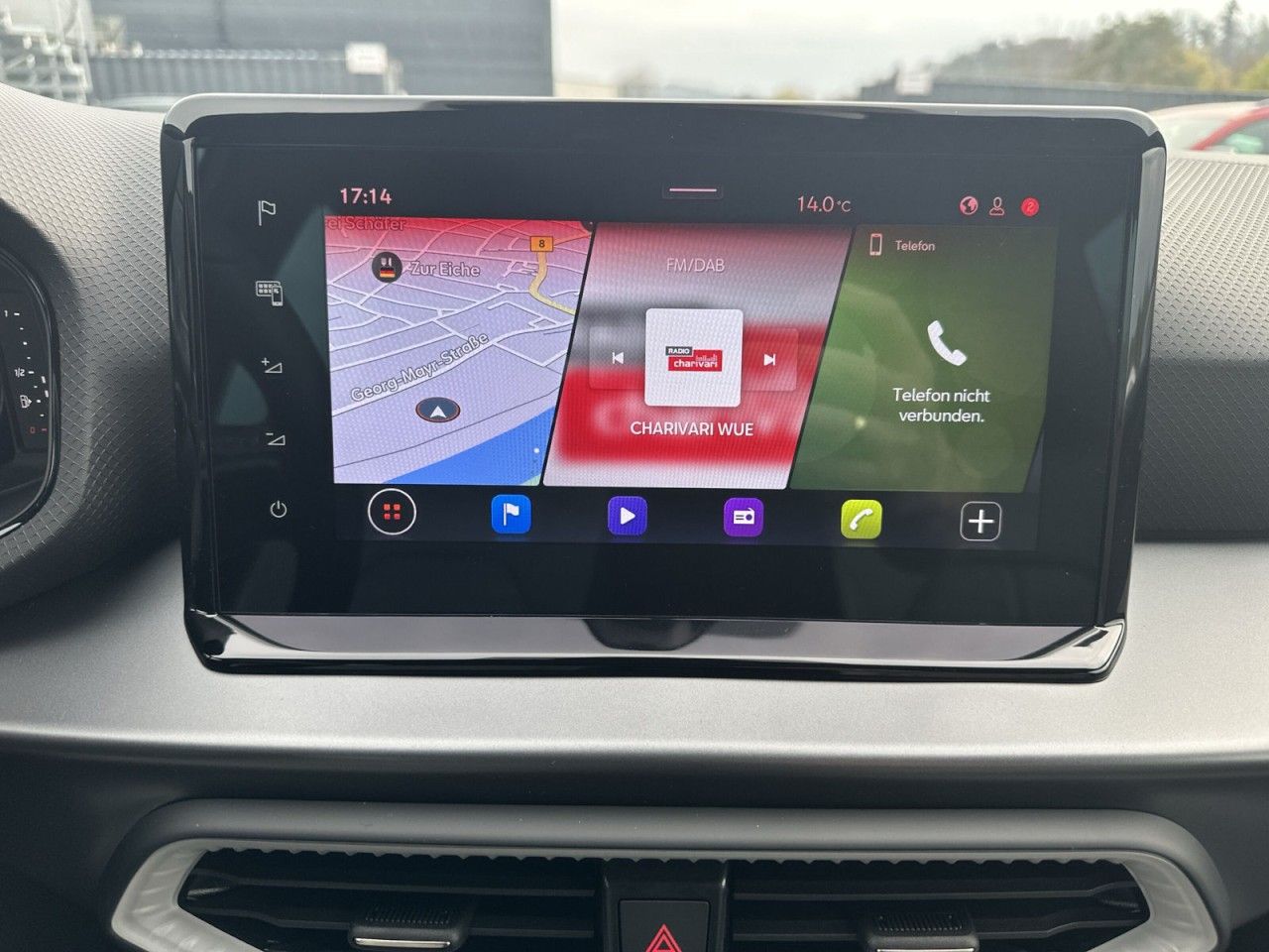 Fahrzeugabbildung SEAT Arona 1.5 TSI 110 kW FR - mit KI generiert/bearbeitet