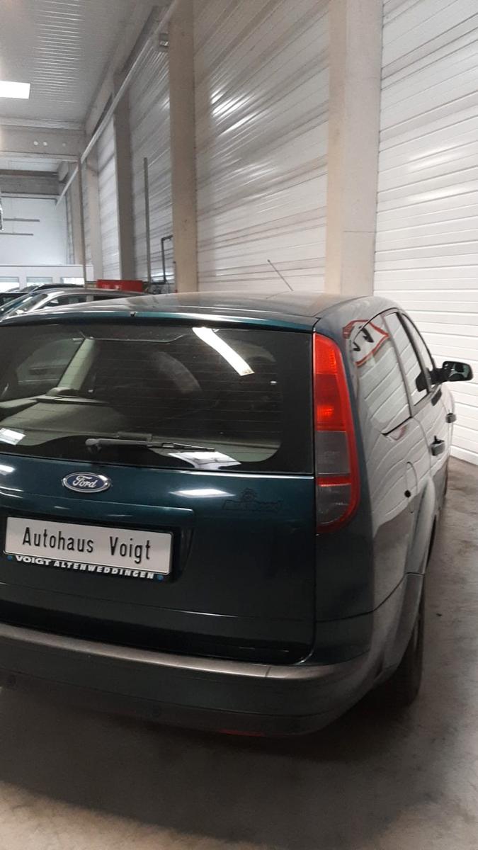 Ford Focus 2006 — engine 1.388 cm³, 80 HP (59kW)