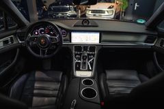 PORSCHE Panamera Turbo*360*PANO*MEMORY*S.-CHRONO*MATRIX*