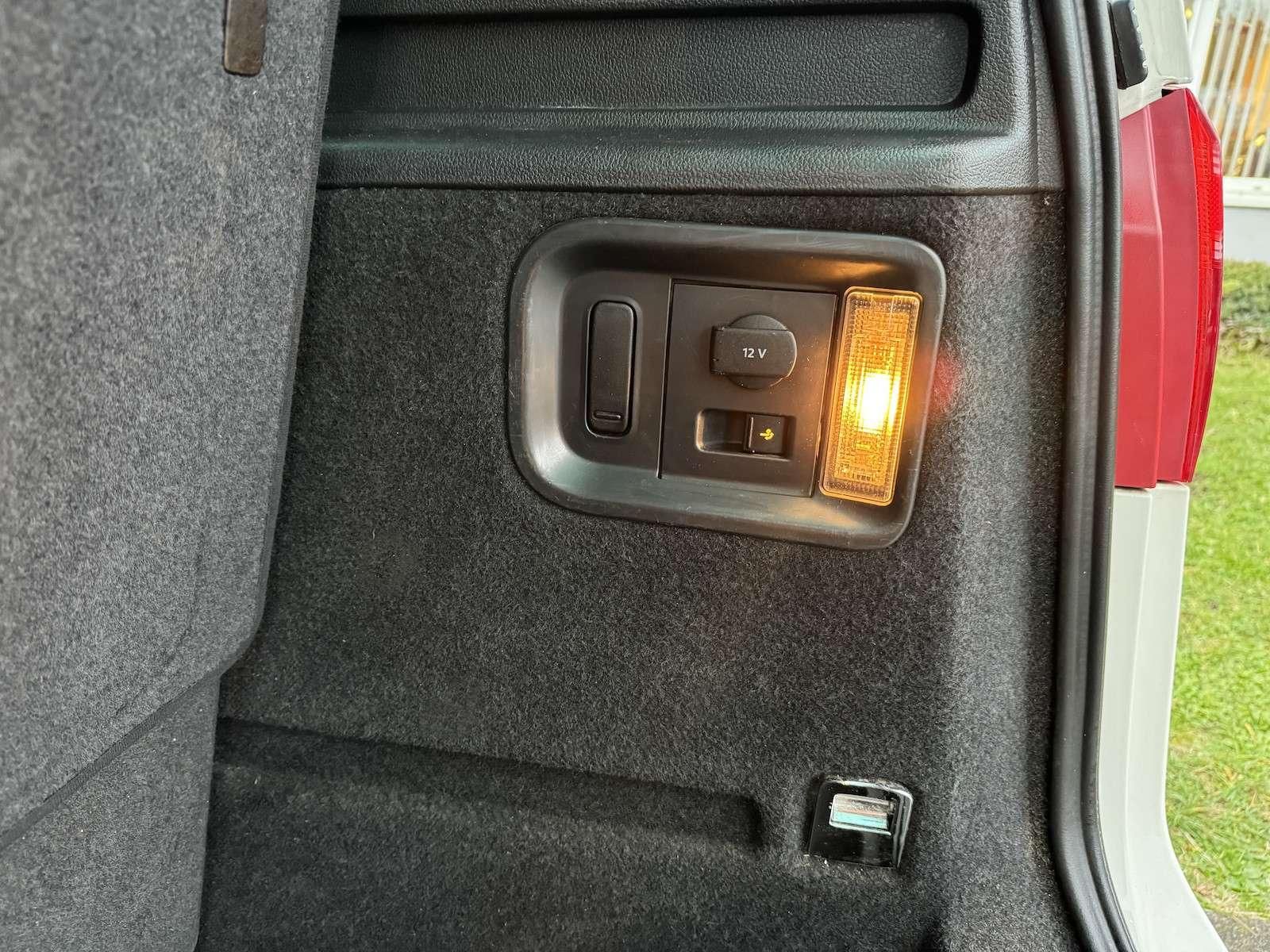Fahrzeugabbildung SEAT Alhambra 7 Sitzer/Xenon/Navi/DAB/Pano/StandHz...