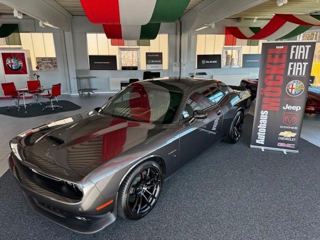 Dodge Challenger R/T 5.7 V8 HEMI