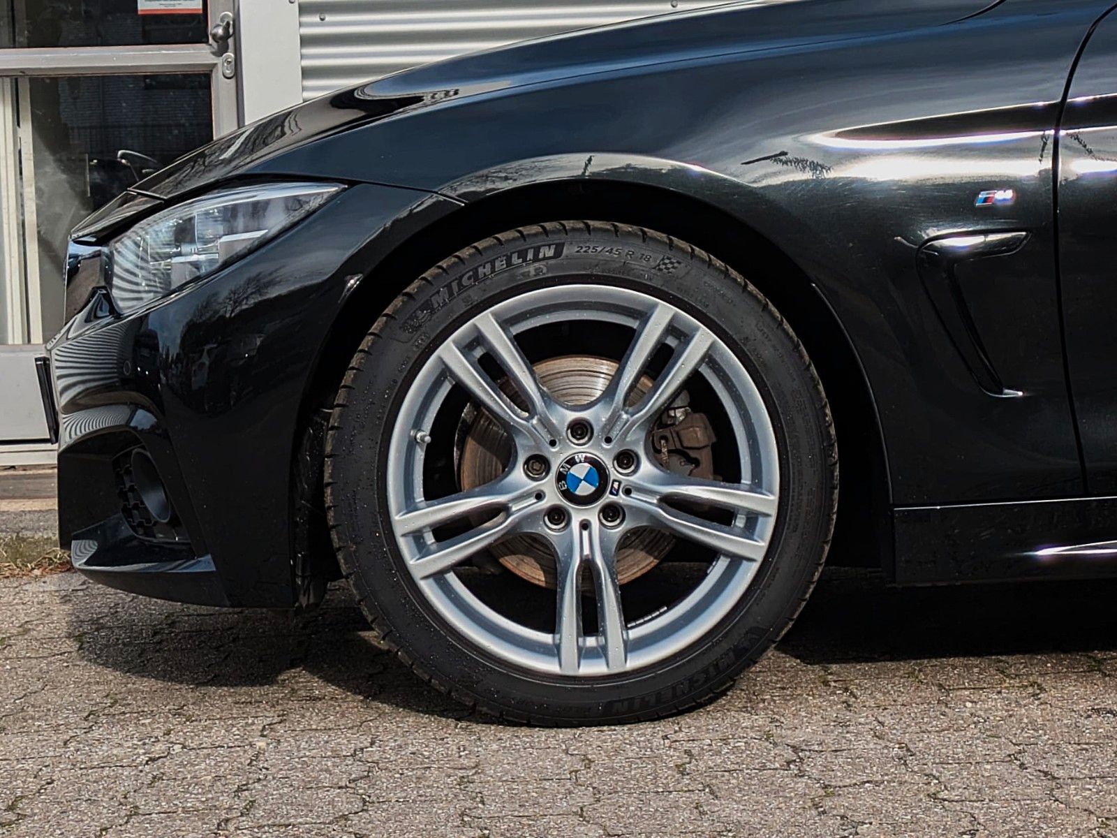 Fahrzeugabbildung BMW 420d Gran Coupe M SPORT SAG LEDER NAVI HUD LED