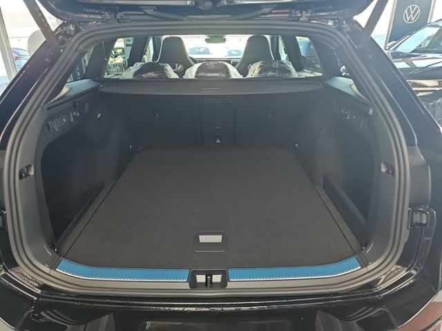 Fahrzeugabbildung Volkswagen Passat  2,0 l TDI DSG R-Line Tageszulass. AHK MA