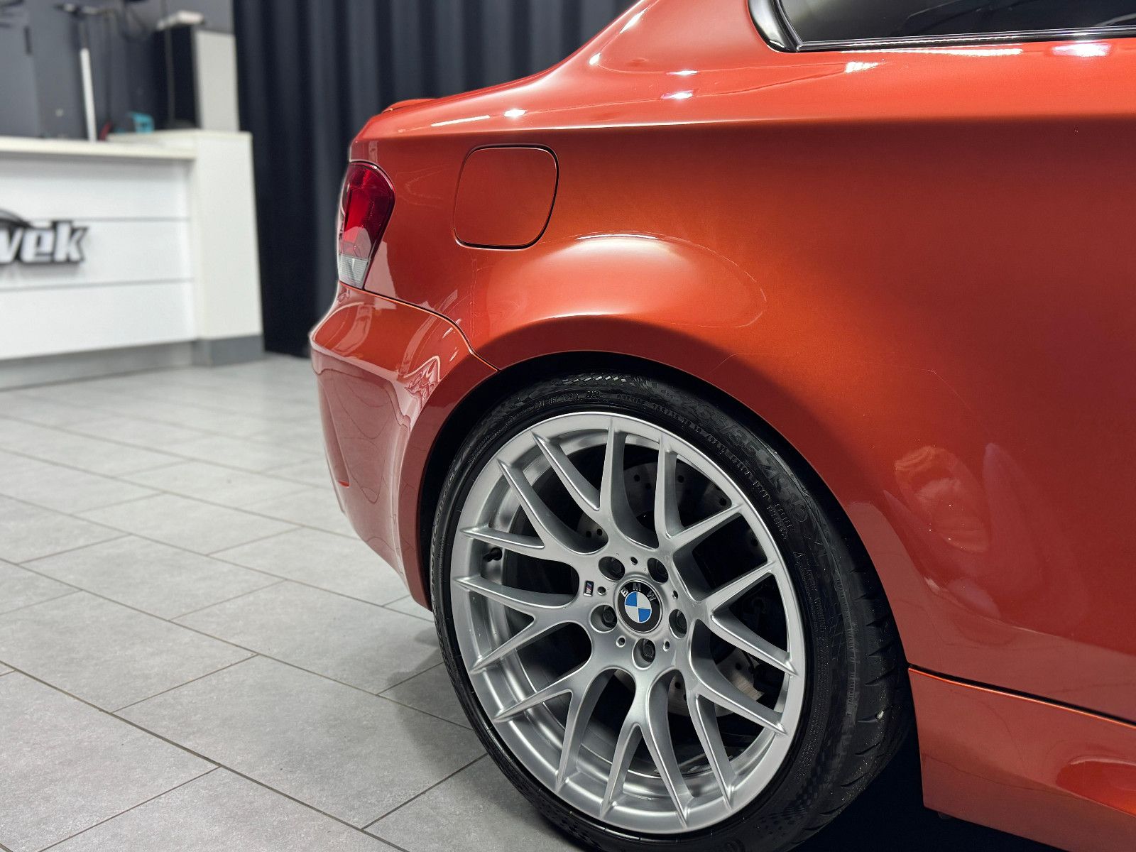 Fahrzeugabbildung BMW 1er M Coupe|H&K|AKRA|PERFORMANCE SITZE|DREXLER|