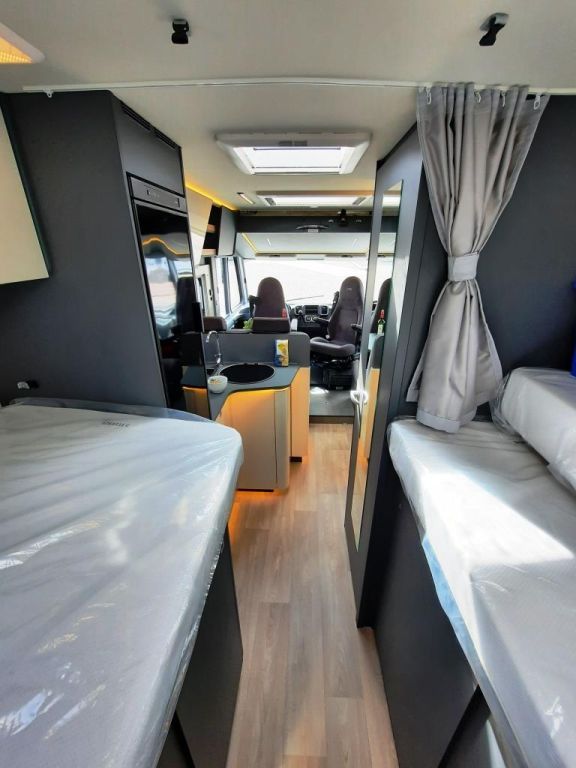 Fahrzeugabbildung Laika Kosmo H 1319 Verfüg./Sparen Sie 18.091,- €