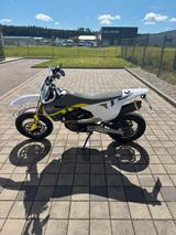 Husqvarna 701 Supermoto (Remus/ KZH kurz/ Alu-Handguards) - HUSQVARNA 701 SUPERMOTO