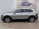 Volkswagen Tiguan 2.0 TSI DSG Highl. 4Motion Virtuel Navi L - : Grau, Alcantara, Dachreling, Geländewagen