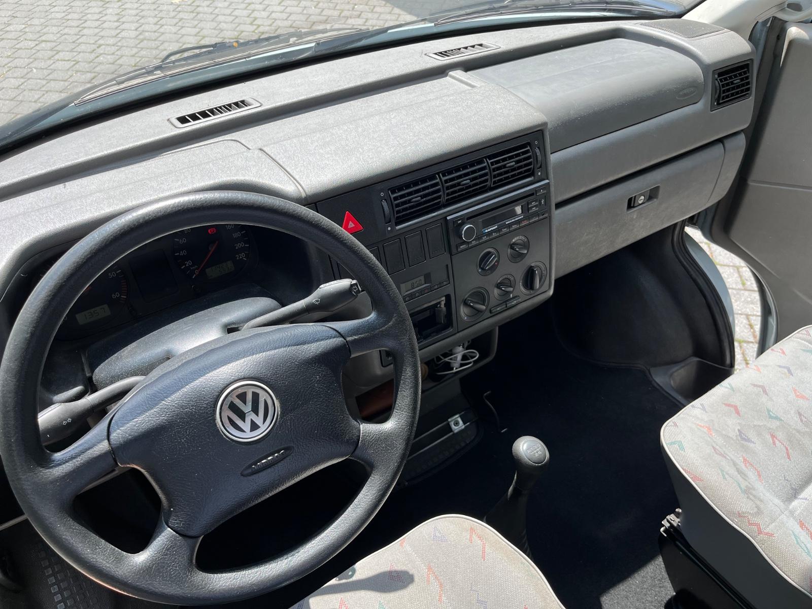 Volkswagen T4 2.5L Benziner  mit Campingausbau