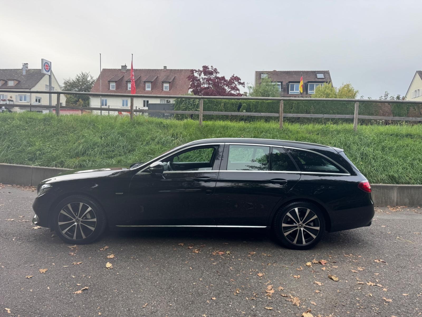 Mercedes-Benz E 400 E T-Modell 4MaticMltibmLED*360KAM*PANO*ACC