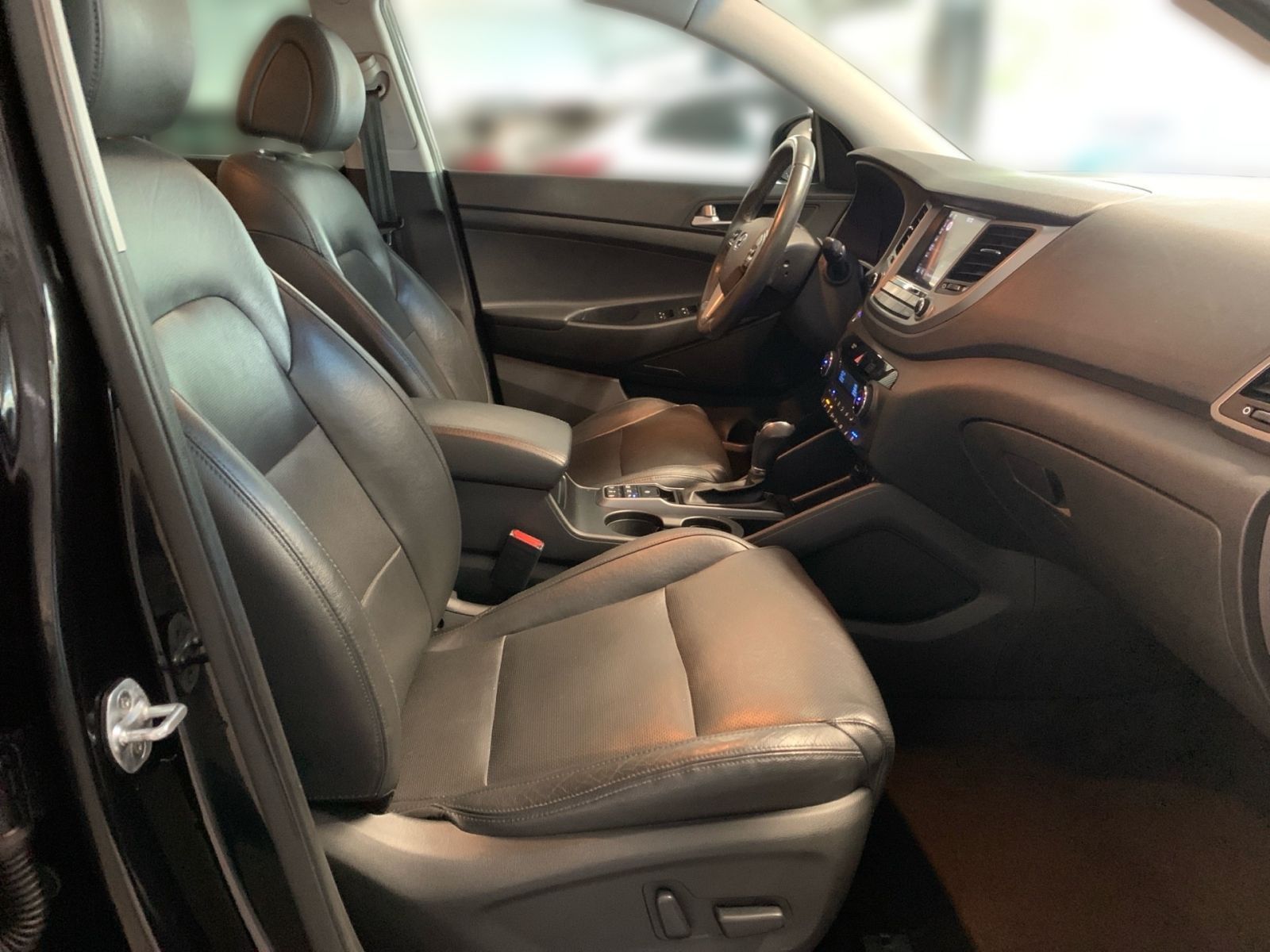 Fahrzeugabbildung Hyundai TUCSON 1.6 Turbo 7-DCT Premium 4WD Leder