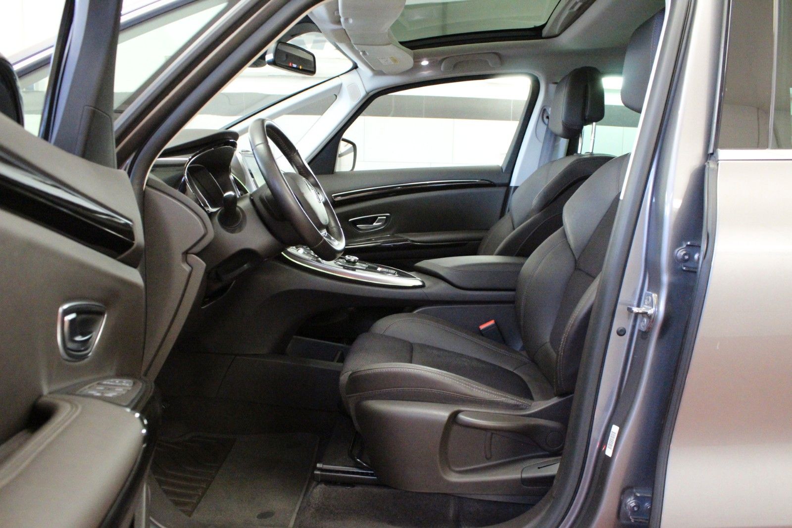 Fahrzeugabbildung Renault Espace ENERGY TCe 200 EDC Intens 7 Sitzer