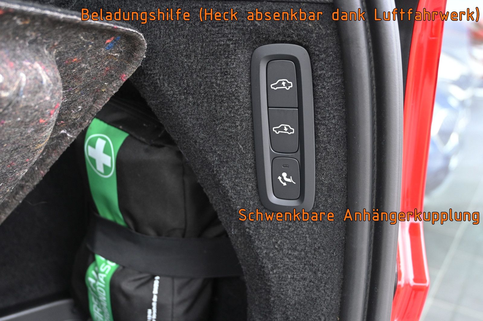 Fahrzeugabbildung Volvo XC90 T8 AWD Re Ultimate Bright °B&W°FOUR-C°VOLL!