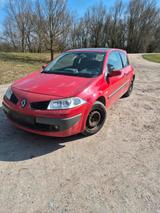 Renault Megane TÜV Neu - Renault Megane aus 2007 mit Diesel-Antrieb