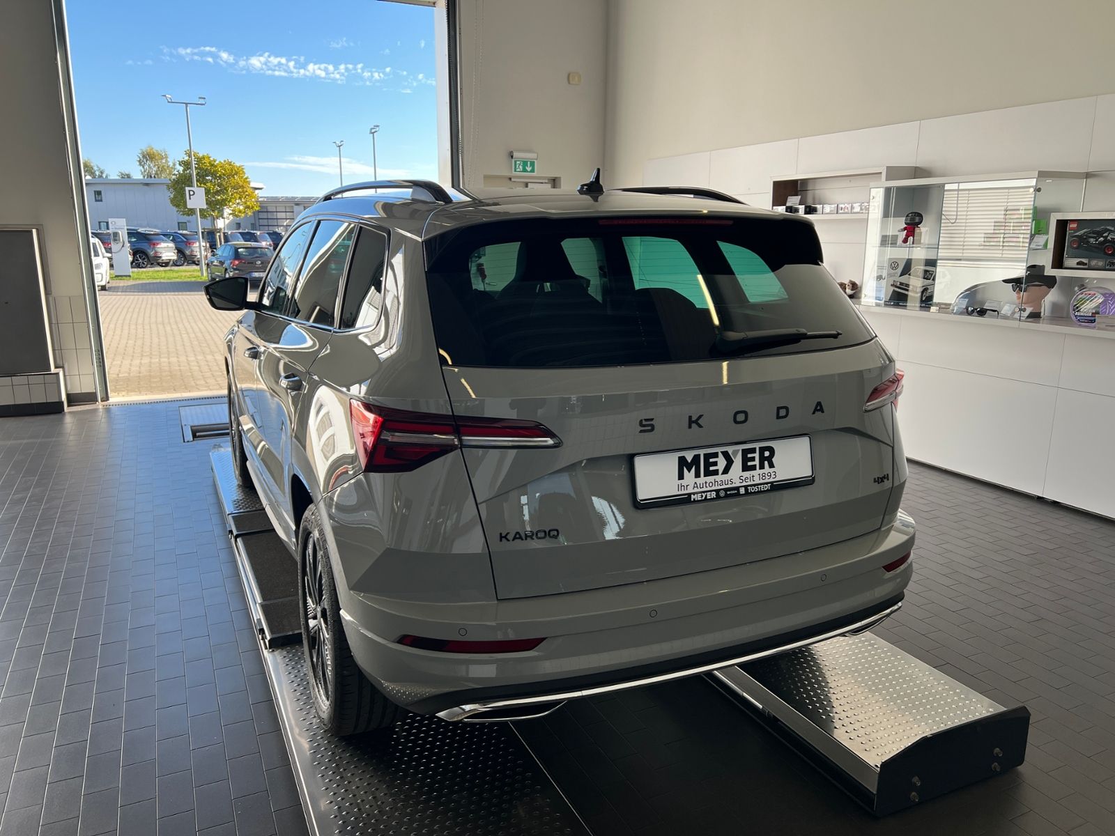 Fahrzeugabbildung SKODA Karoq Sportline 2.0 TDI DSG 4x4 *AHK, Navi, Trav