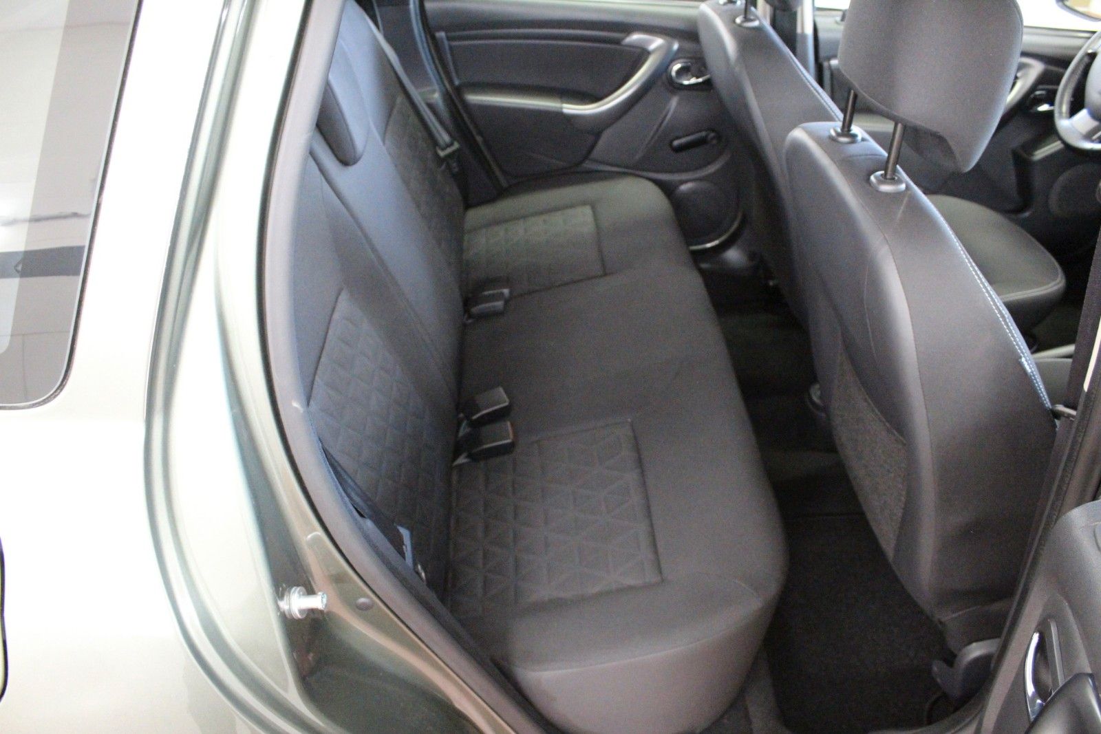Fahrzeugabbildung Dacia Duster Blue dCi 110 Laureate *4x4 *