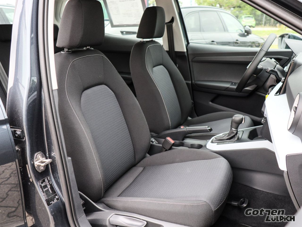 Fahrzeugabbildung SEAT Arona Style 1.0 TSI DSG LED App-Connect Winter