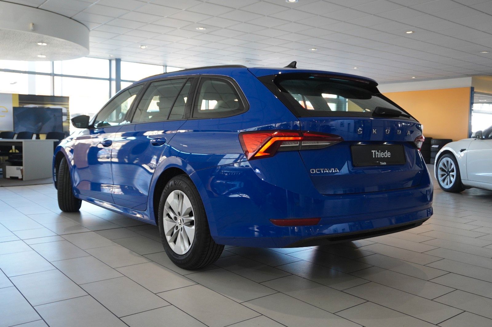 Fahrzeugabbildung SKODA Octavia Combi 2.0 TDI AMBITION DSG NAVI/LED/DAB+
