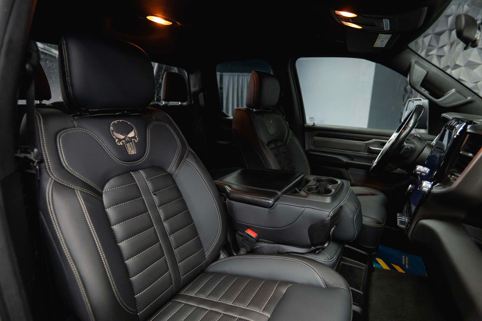 Fahrzeugabbildung Dodge RAM 5.7 V8 HEMI 4x4 OFFROAD LONGBED RAPTOR Style