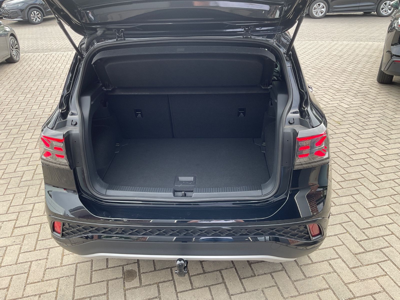 Fahrzeugabbildung Volkswagen T-Cross 1.5 TSI DSG R-Line,Kamera,AHK,ACC,Navi,