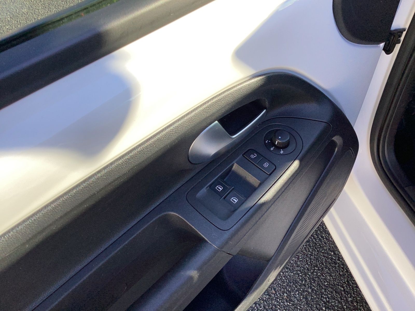 Fahrzeugabbildung Volkswagen up! move up! BMT/Start-Stopp KLIMA SHZ RADIO