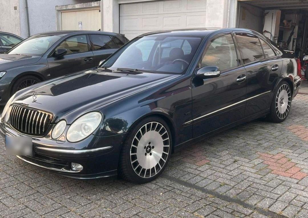 Mercedes-Benz E 320