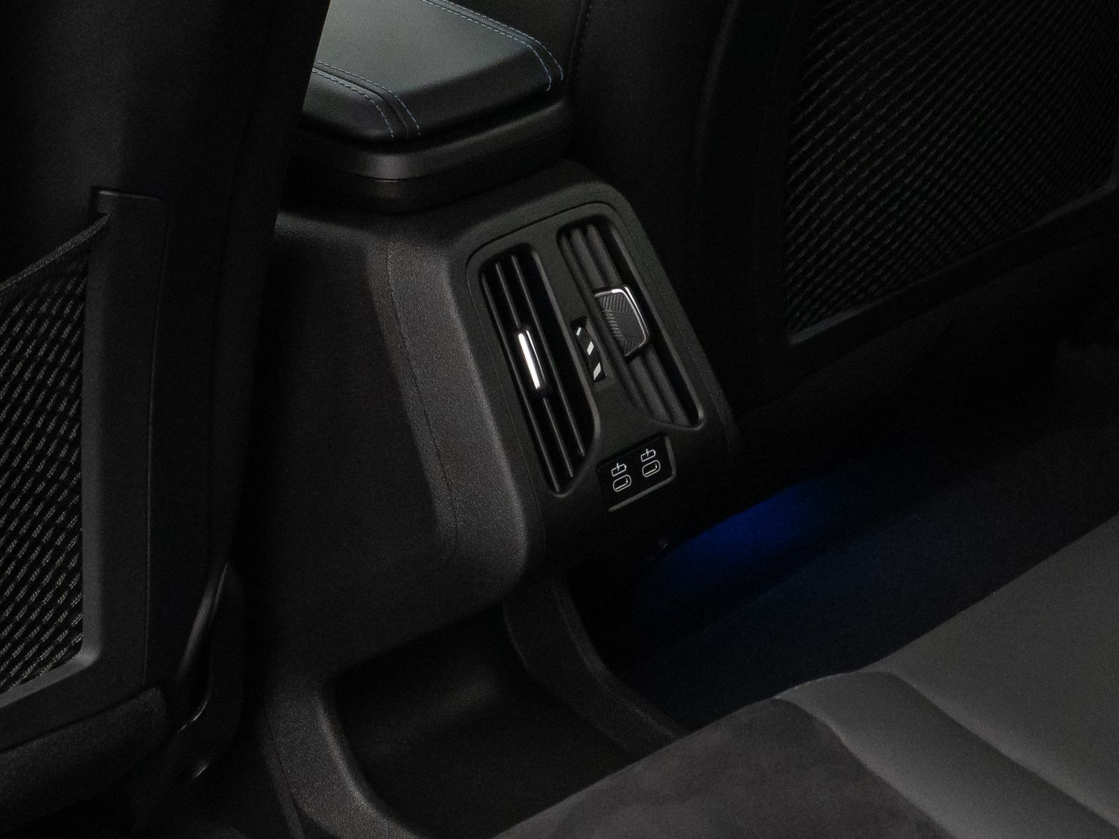 Fahrzeugabbildung BMW iX1 xD30 M Sport Kamera DAB DrivAssist Komfort