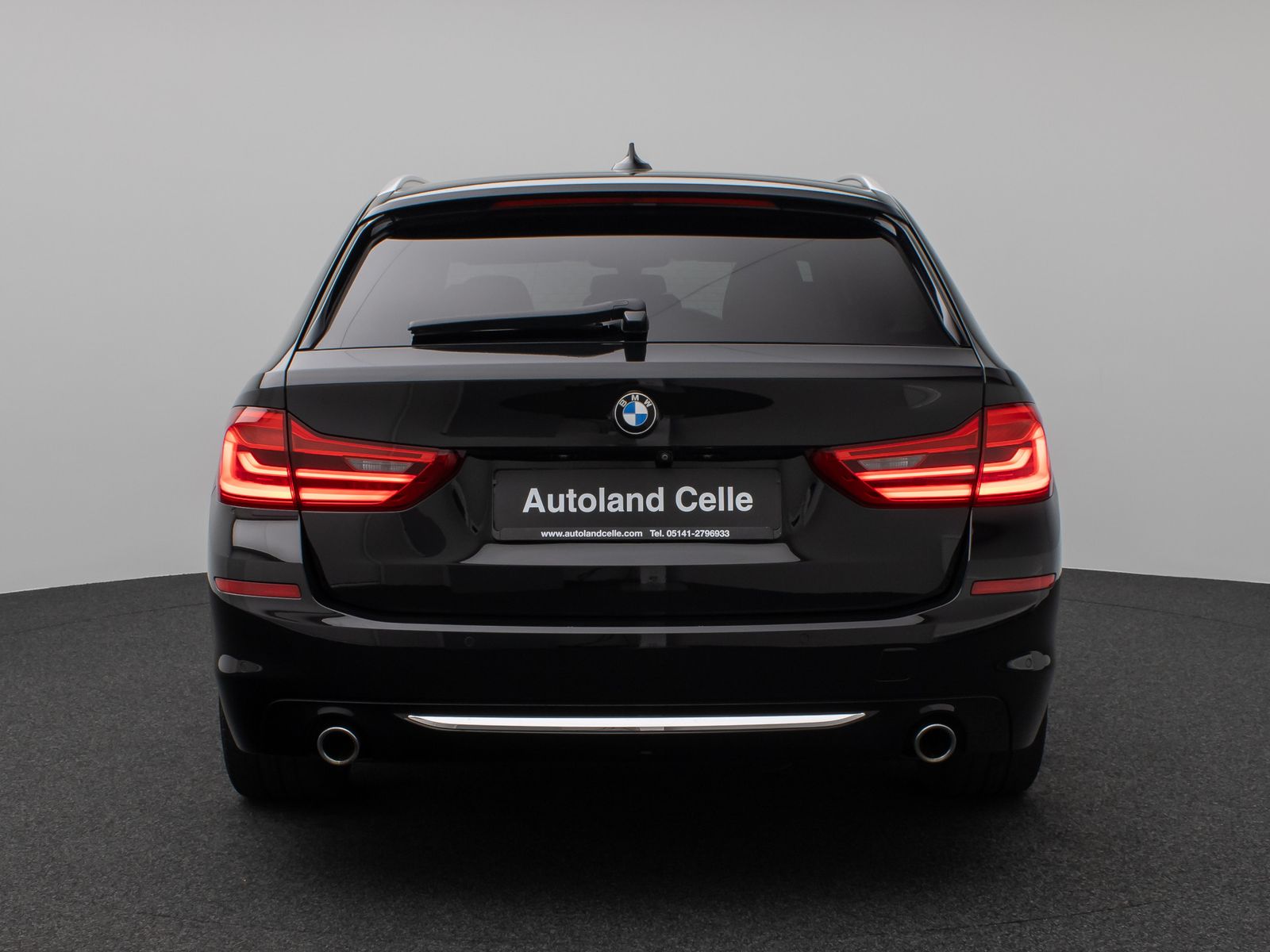Fahrzeugabbildung BMW 520d Luxury Line Kamera HUD H/K Massage DisplKey