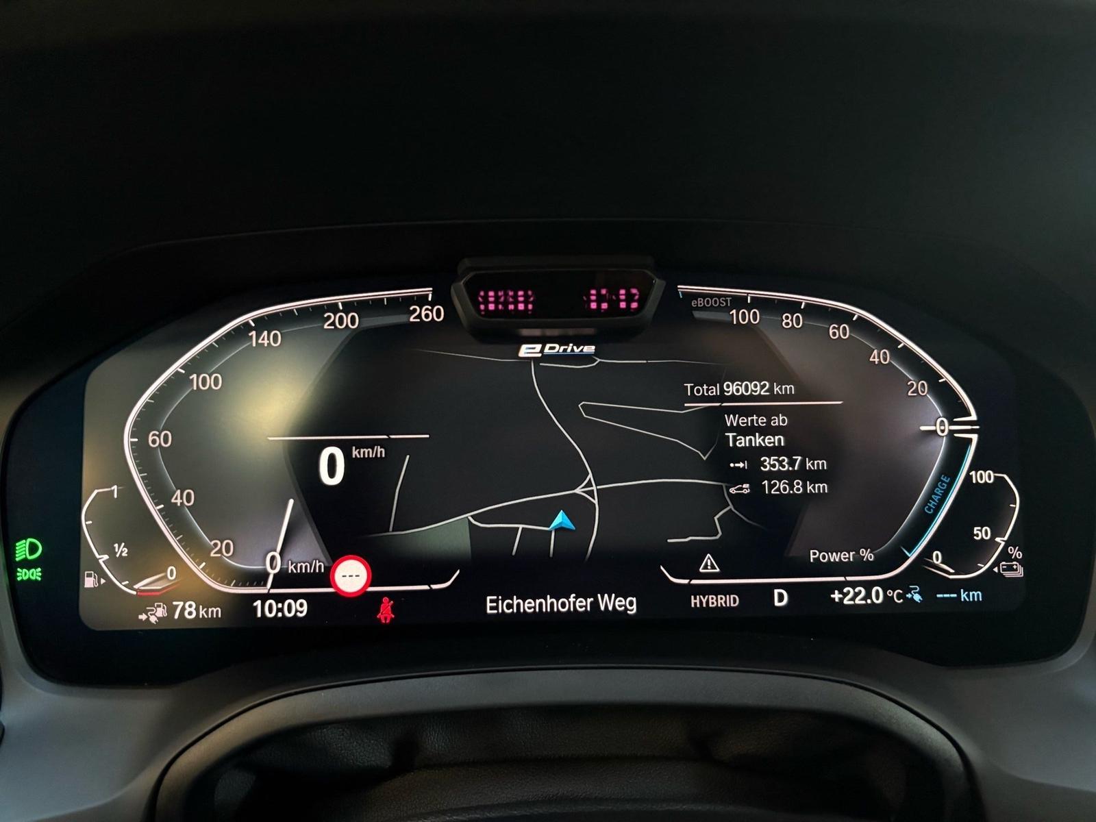 BMW 330e Sport Line DA Prof Laser PA HuD Pano HiFi