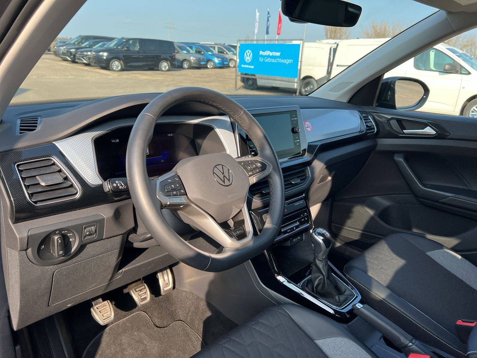 Volkswagen T-Cross - Bild 11