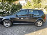 Volkswagen Golf 1.6 Special Black magic perleffekt  - Volkswagen Golf aus 2001: 1.6
