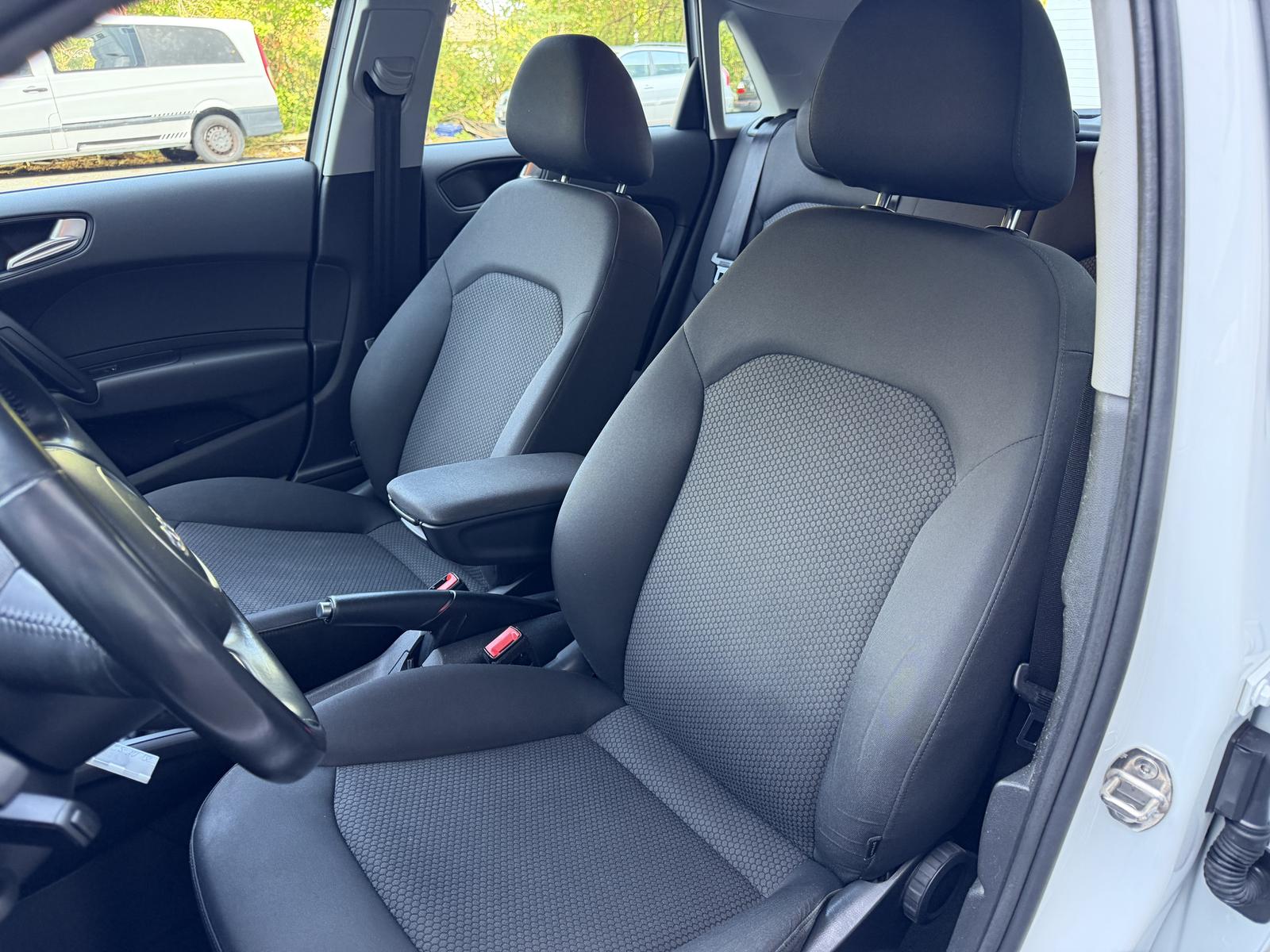 Audi A1 Sportback Ultra Xenon Sitzheizung Tempomat 