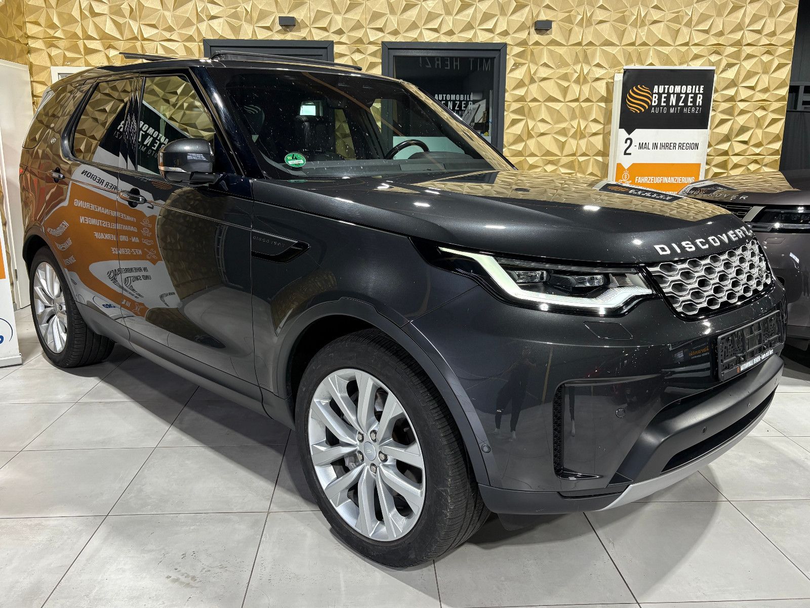 Fahrzeugabbildung Land Rover Discovery 5 SE D250 AWD/PANO/ACC/360°/APPLE/AHK/