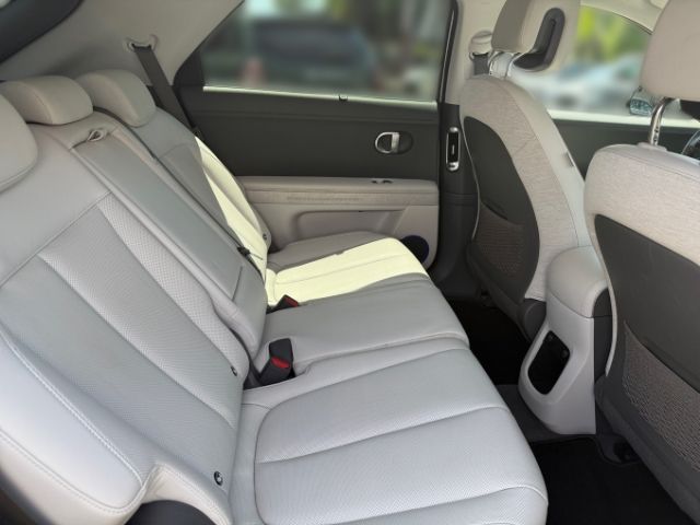Fahrzeugabbildung Hyundai IONIQ 5 Uniq Elektro 4WD 72 +LEDER+KLIMA+PDC+RFK