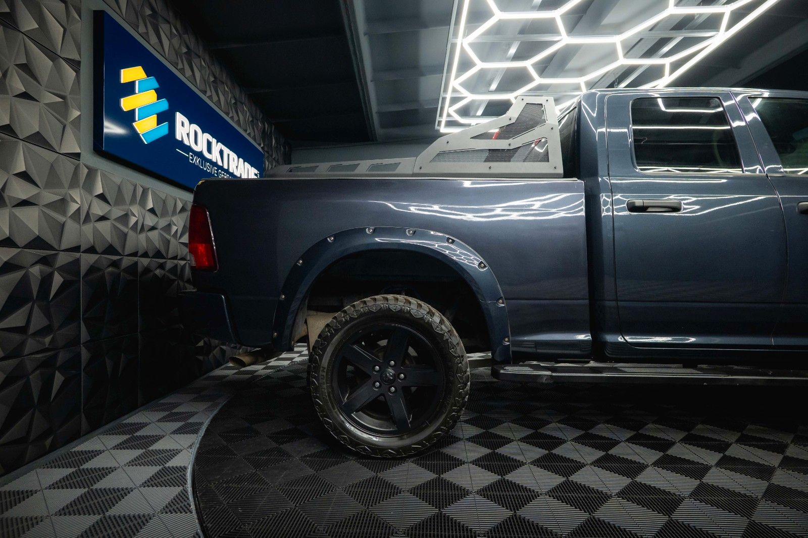 Fahrzeugabbildung Dodge RAM 3.6 V6 4x4 LONGBED Offroad *LPG*6 Sitze*