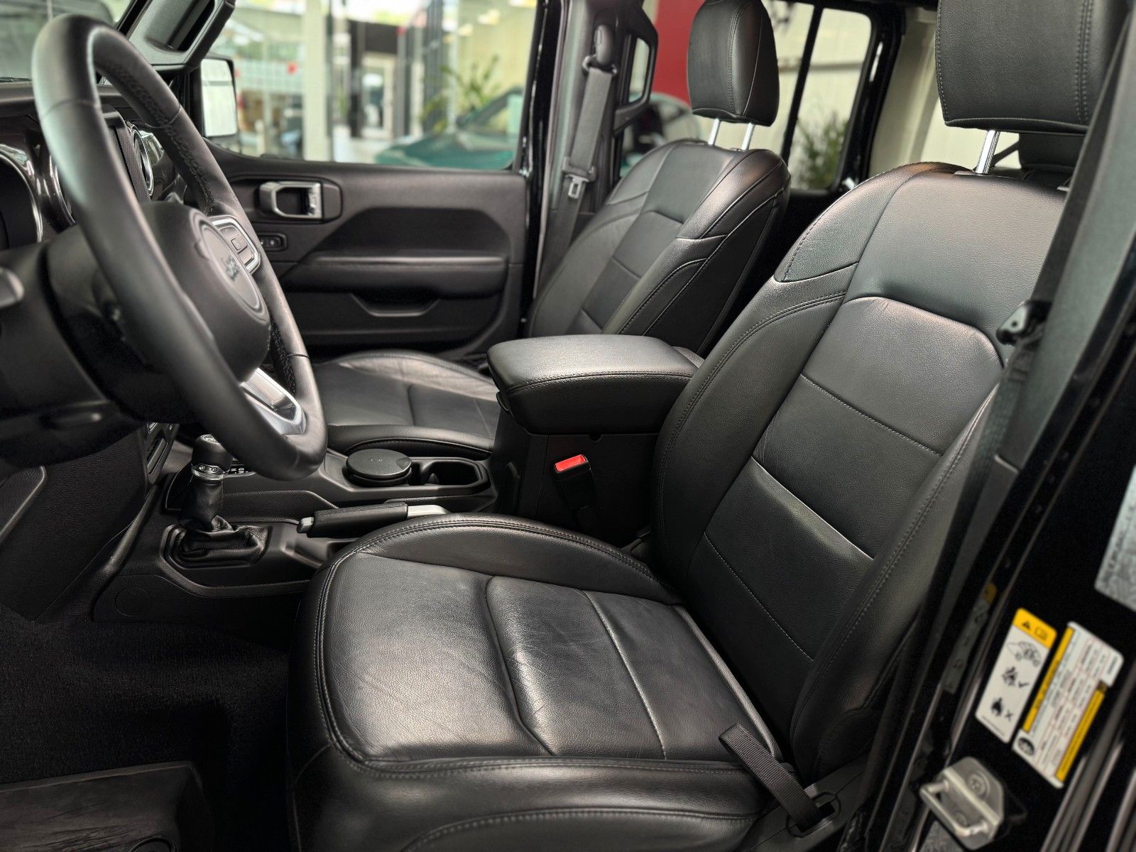Fahrzeugabbildung Jeep Wrangler Unlimited 2.0 T-GDI Night Eagle Sky One