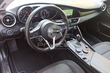 Alfa-Romeo Giulia - 9