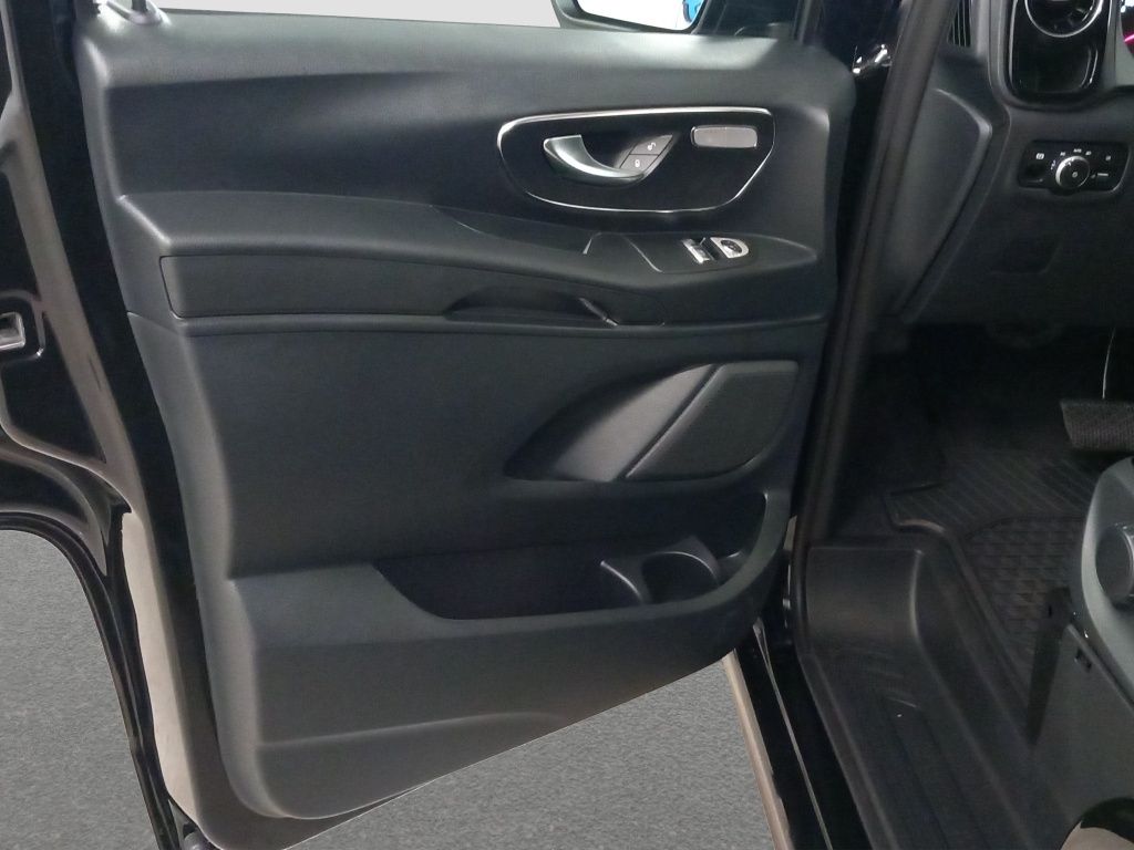 Fahrzeugabbildung Mercedes-Benz Vito Tourer PRO 124 CDI lang AHK*Navi*360*LED