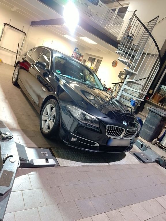 Image of BMW 530