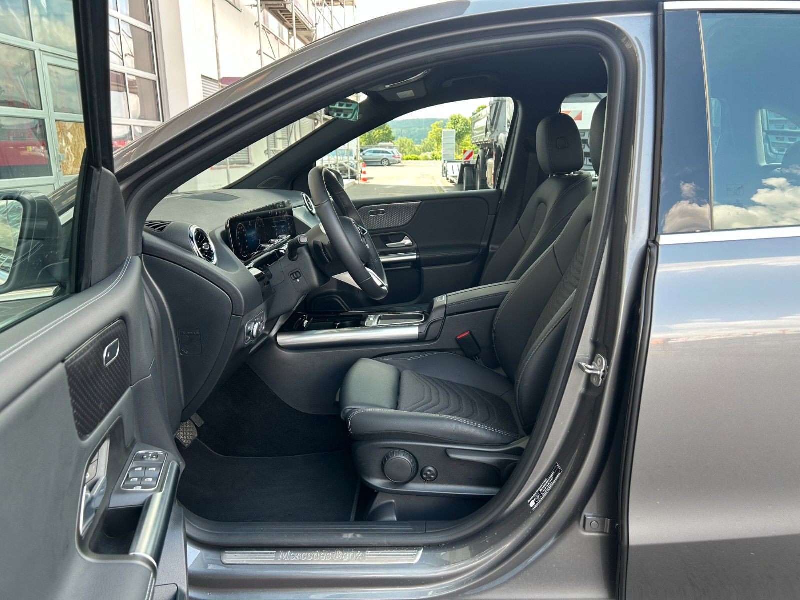 Fahrzeugabbildung Mercedes-Benz B 180 Progressive+PARK+SPIEGEL+LED+DAB+DIGITAL