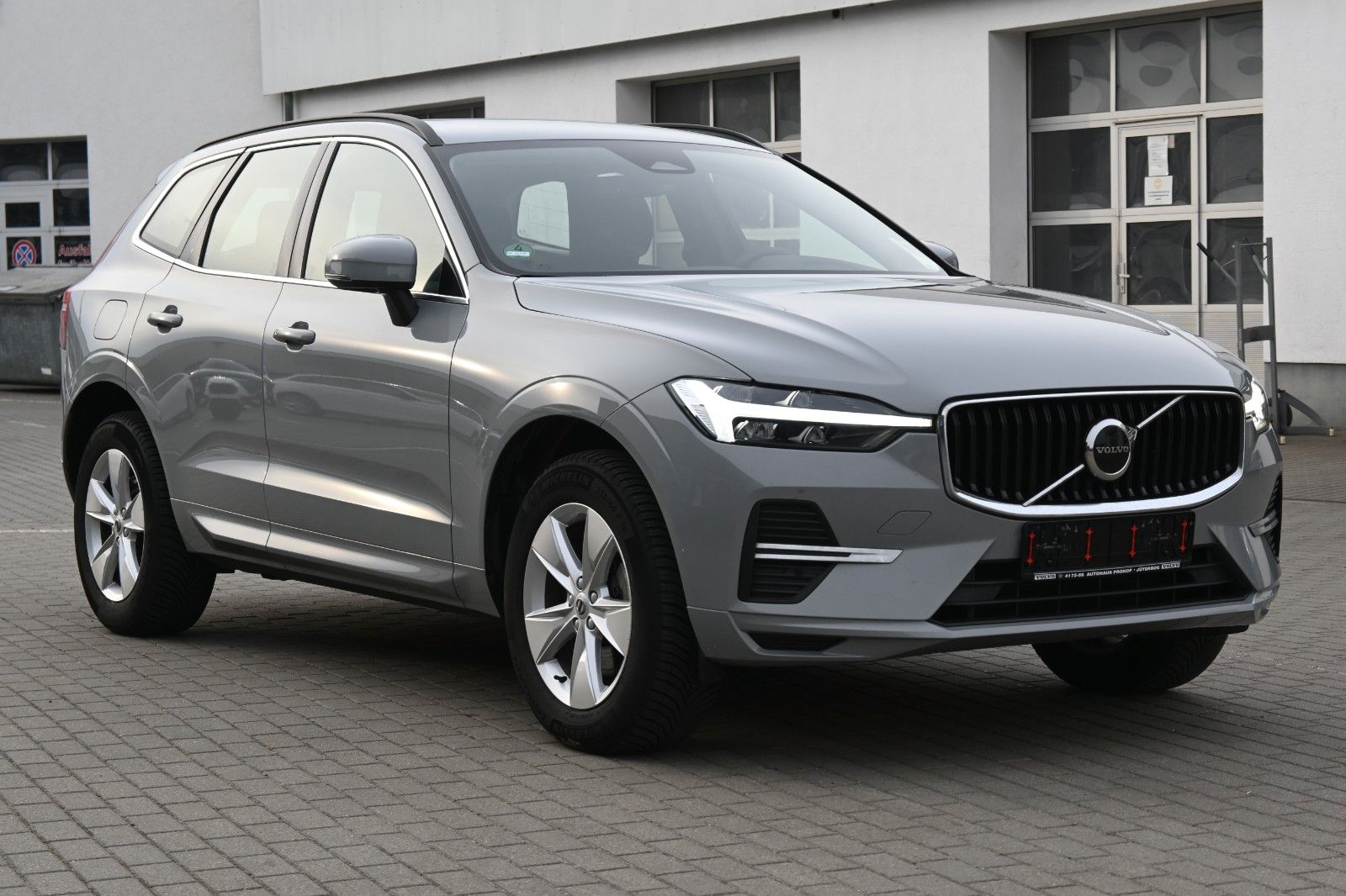Fahrzeugabbildung Volvo XC60 B4 D FWD Core*RFK*el.Heckkl*GoogleMaps*AHK