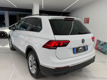 Volkswagen Tiguan - 10